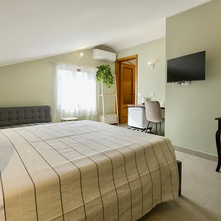 Πανσιόν Domus Fabia - & 3*