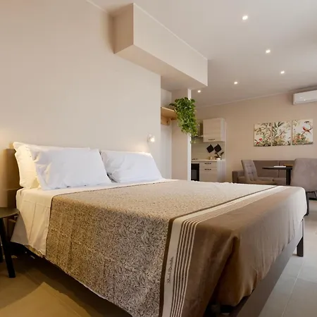 Πανσιόν Domus Fabia - & 3*
